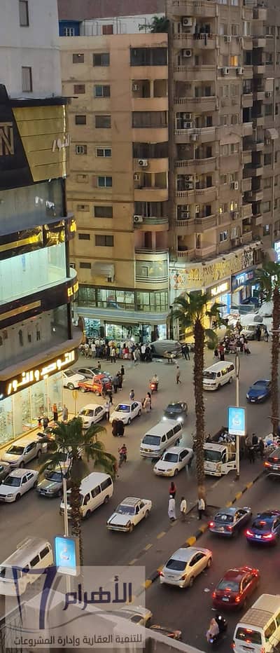 دور كامل 250م على شارع الملك فيصل الرئيسي أمام تربيه رياضية للبيع  بالعفش والأجهزة والتكييفات