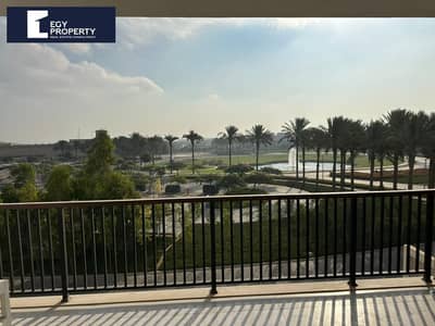 شقة للبيع متشطبه بالكامل علي الجولف في أب تاون كايرو - المقطم
