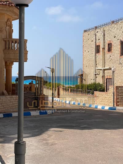 Villa for sale in Heliopitch, second row from the sea, with a panoramic view.