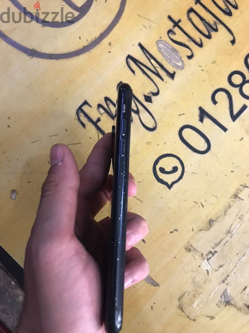 Apple - iPhone XR 4