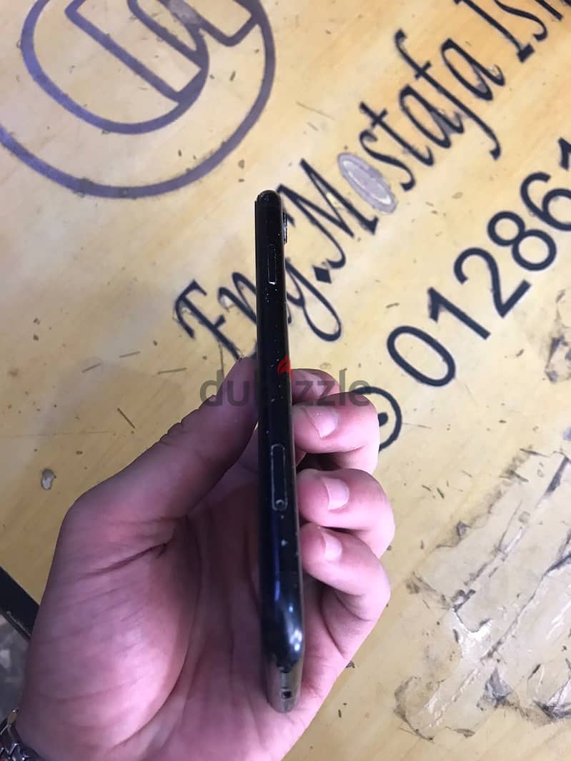 Apple - iPhone XR 6