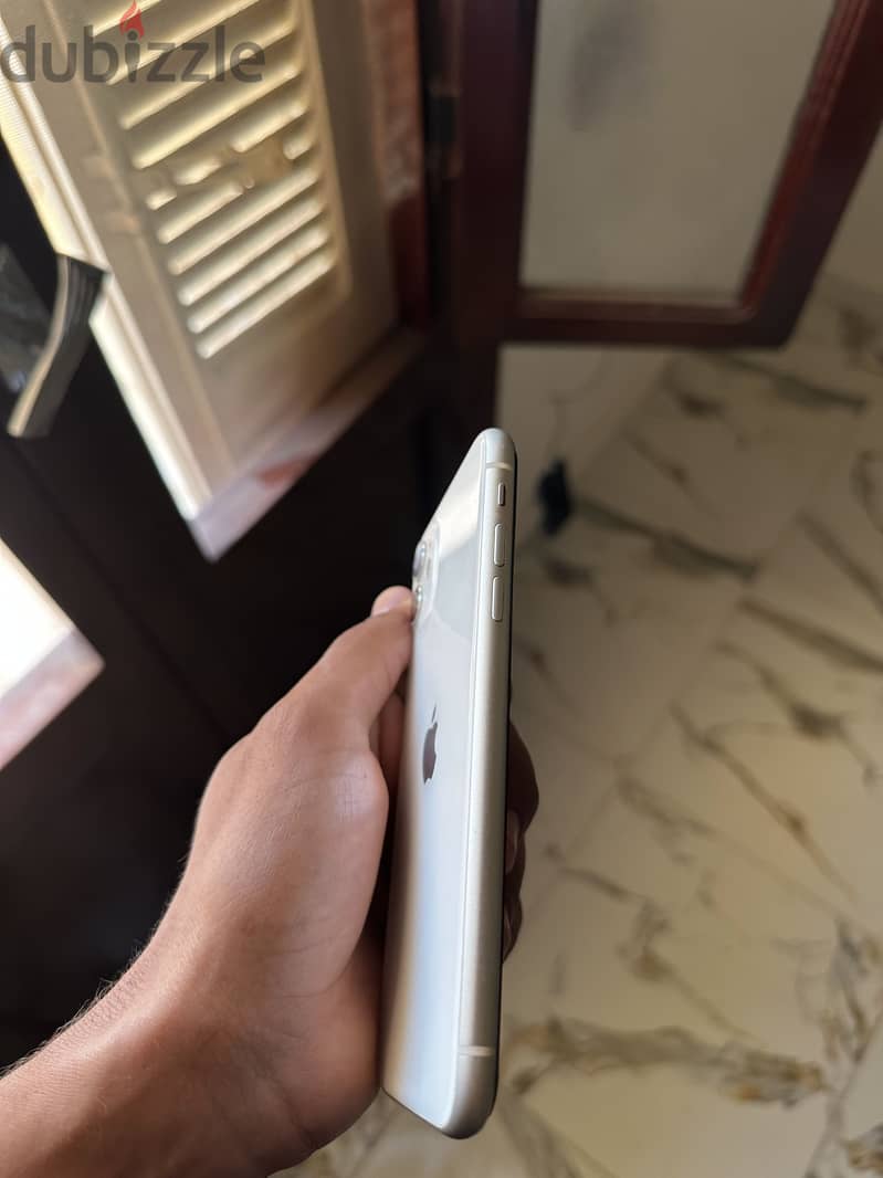 Apple - iPhone 11 4