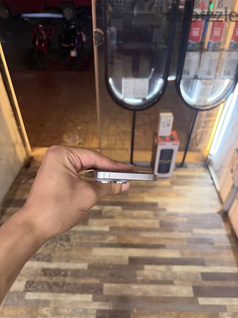 Apple - iPhone 16 Pro 1