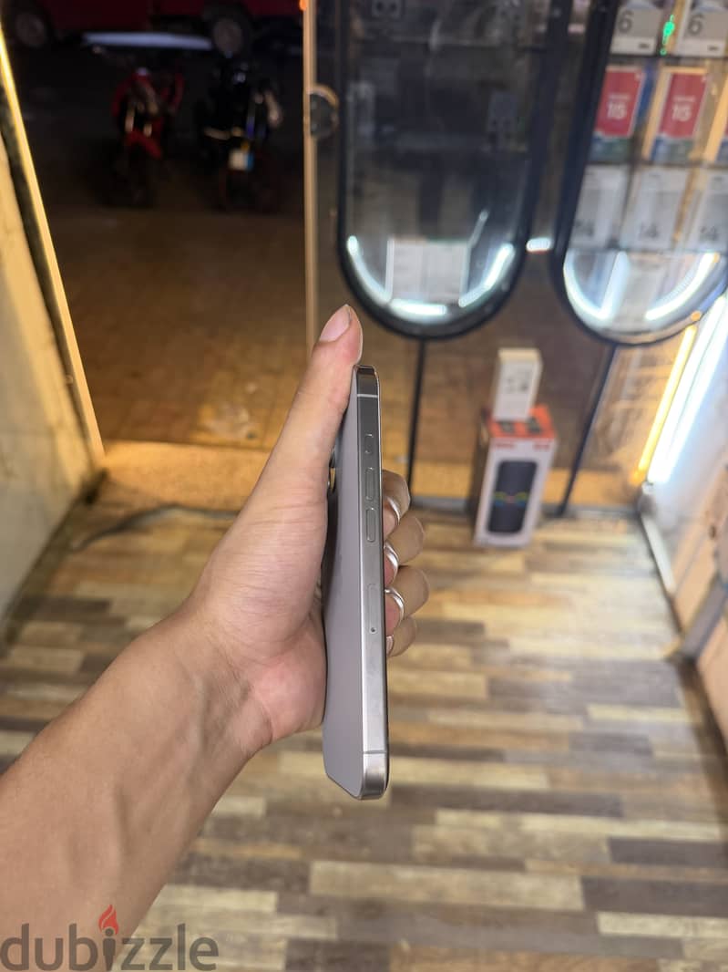 Apple - iPhone 16 Pro 4