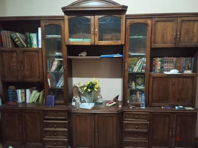 مكتبة كبيرة