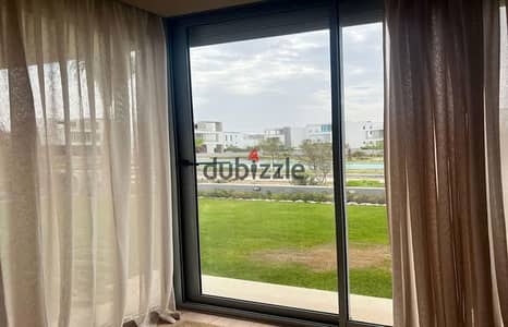 تاون هاوس بموقع مميز في Joulz جولز امام نيو جيزة مباشرة