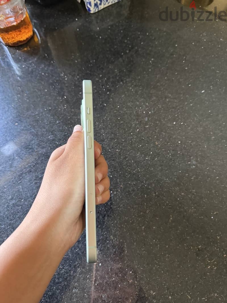 Apple - iPhone 15 plus 3