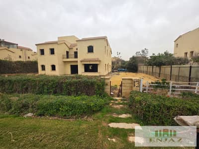 own a villa in Madinaty in the most beautiful location wide Garden view