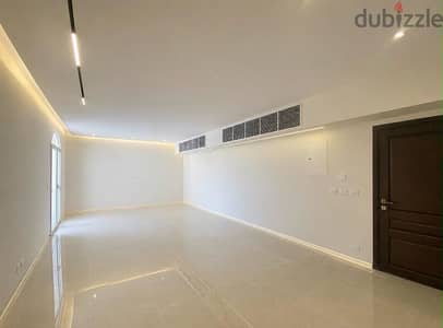 شقة للإيجار في هايد بارك Hyde Park بالمطبخ والتكييفات والدريسنج