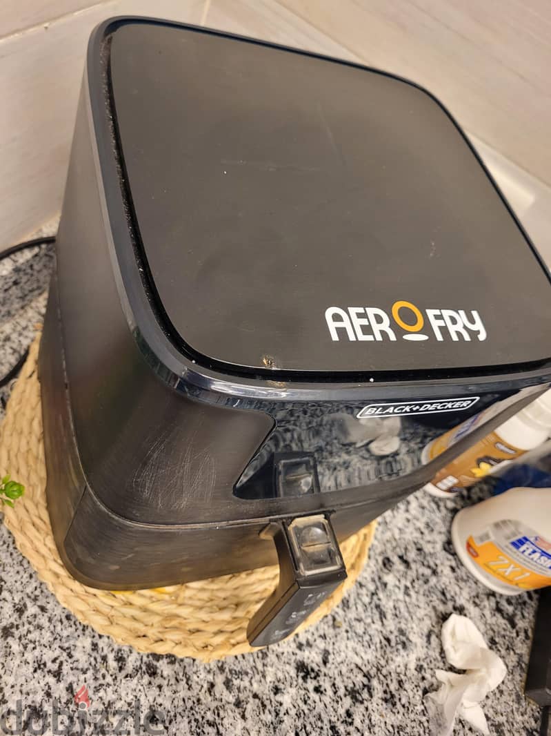 BLACK+DECKER AeroFry Af700-b5 1