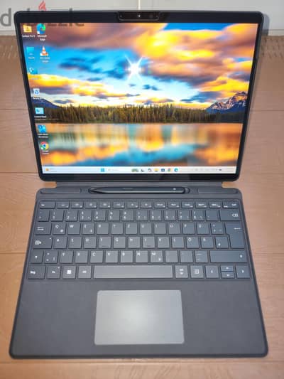Microsoft Surface Pro 9 | i5 | 8GB RAM | 256GB SSD (بالكيبورد والقلم)