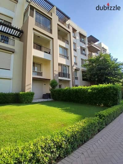شقة بموقع مميز على حمام سباحة فيو للبيع في أب تاون كايرو إعمار جاهزة مفروشة Uptown Cairo Emaar