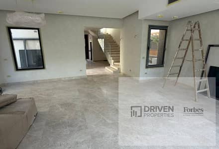 اقل سعر استلام فوري فيلا Type E متشطبه بالكامل للبيع في ذا كرون بالم هيلز The Crown Palm Hills جولف اكستينشن 6اكتوبر الجيزه