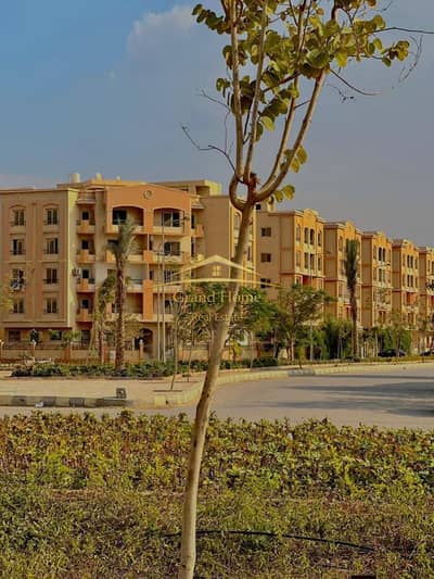 للبيع عمارة سكنية في حدايق اكتوبر ارض المخابرات واجهات مميزة مساحات وادوار مختلفة استلام فوري وحصري
