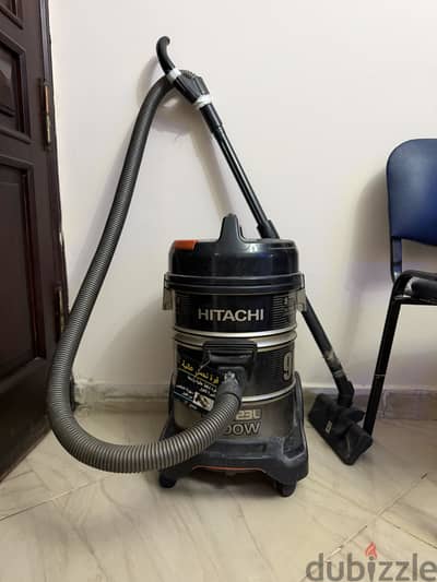 مكنسة الكهربائية  حالة جيدة جدا 2200w /985DC