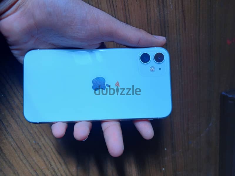 Apple - iPhone 11 81% box 3