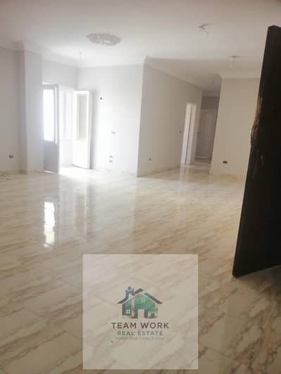 للإيجار الجديد. . شقة واسعة (3 غرف) بـ "الحي الثالث - عماير أهالي" بقلب الشيخ زايد! New rental. . A spacious apartment (3 rooms) in "The Third District