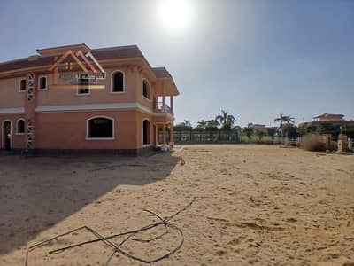 Villa for sale, independent, model K, moderate land, garden view at a very special price, best division without wastage