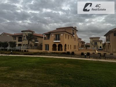 Under market price Standalone 350 m for sale ready to move very prime location Double view landscape in Hyde Park New Cairo