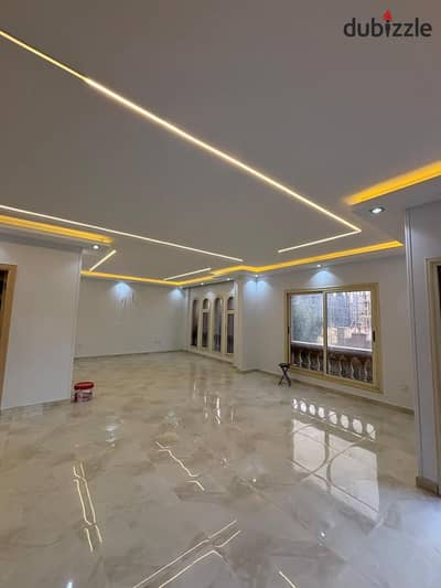  **دوبلكس للإيجار | القاهرة الجديدة – التجمع الأول | كمبوند ريماس سيتي (Remas City)**   **فرصة مميزة للإيجار داخل كمبوند راقٍ، بموقع استراتيجي بجوا