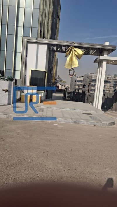 مكتب متشطب بالتكيفات في روك جولد -65 متر