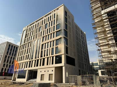 مكتب إدارى للبيع استلام فورى بمقدم 10 % فى قلب الحى المالى العاصمة الإدارية الجديده New Administrative Capital