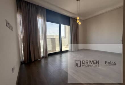شقة متشطبة بالتكييفات و وحدات المطبخ للبيع بالتقسيط في زد تاورز الشيخ زايد زد ويست ZED Towers Sheikh Zayed ZED West