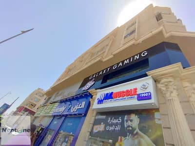Ready to move commercial shop 51m 6 of october