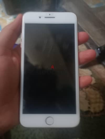 آبل - آيفون 8 بلس