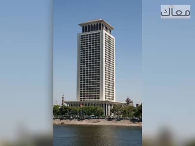 مكتب اداري استلام فوري دور 23 فيو على النيل متاجر في الشهر 5الاف دولا يعني شهريا 250الف جنيه لمدة خمس سنين لشركة طيران مساحه جباره 254متر؟
