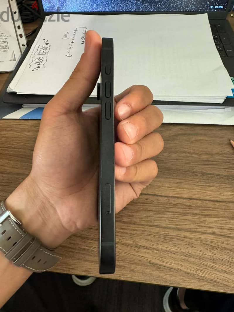 Apple - iPhone 17e 1