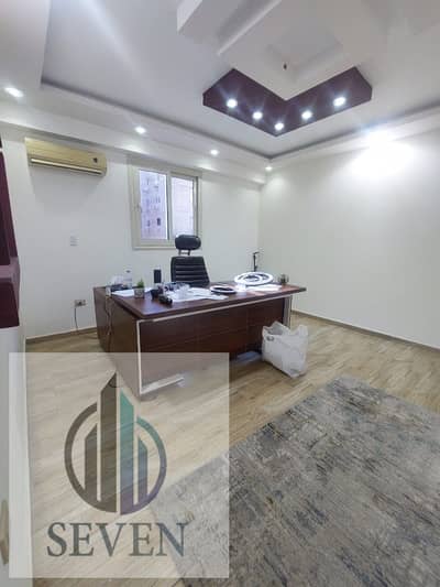 Furnished office for rent, 150 sqm, licensed in the sixth sector, Zahraa Maadi — prime location for companies.