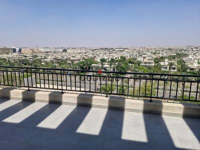 بنتهاوس للإيجار في كايرو فيستيفال سيتي – التجمع الخامس | 266م² | نصف مفروش | 4 غرف نوم