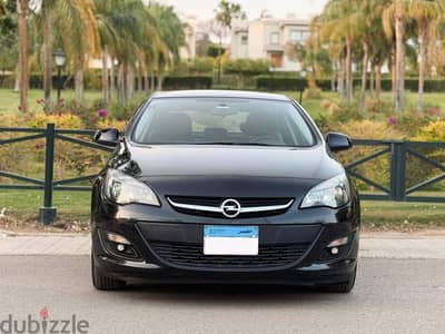 Opel Astra 2018  110km حاله ممتازه