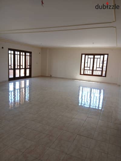 Unfurnished apartment for rent 270 sqm typical floor garden and park view company finishes near services and Gates 17 and 19 in New Phase 5 Al Rehab