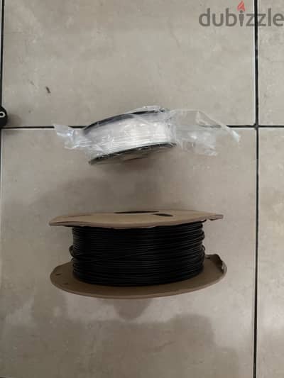 طابعه 3 دي + بكرتين سلك طباعه