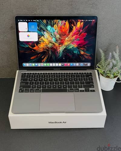 Mac book air بالكارتونة