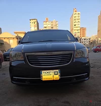 Chrysler Town and Country 2011