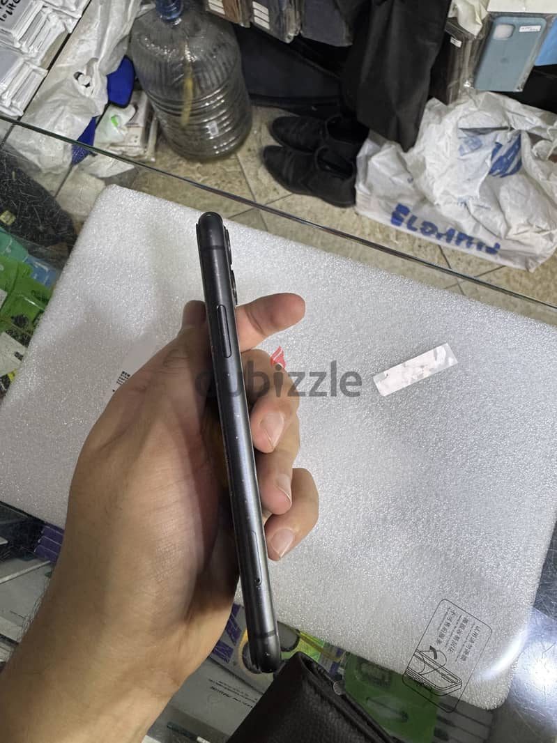 Apple - iPhone 11 3