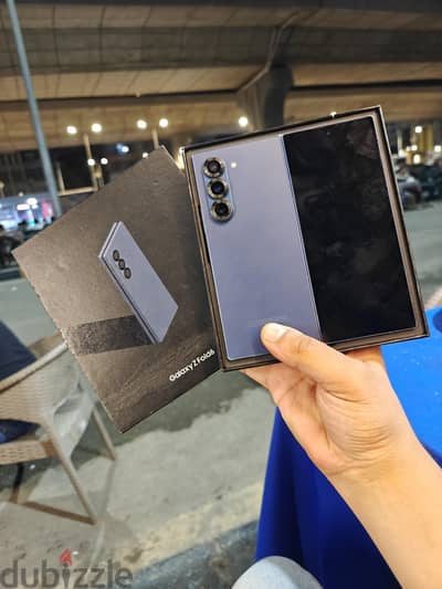 Samsung Z Fold 6 256/12 كسر زيرو بكل مشتملاته معفي ضريبه للبيع