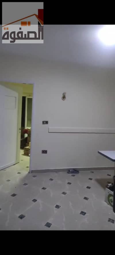شقه للايجار فاضيه شارع احمد زكي