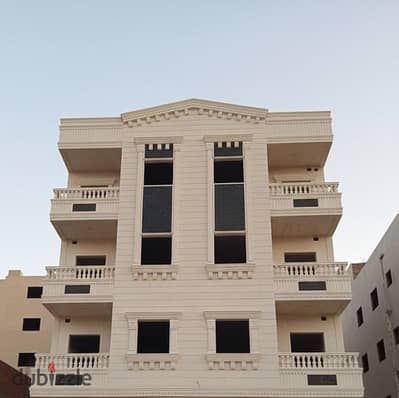 For sale in the distinguished neighborhood’s best areas, View Garden, area 190m