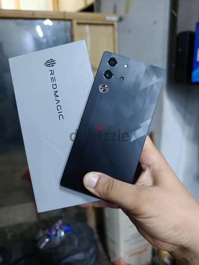Redmagic 10 Pro 256/12 كسر زيرو بكل مشتملاته معفي ضريبه للبيع او البدل