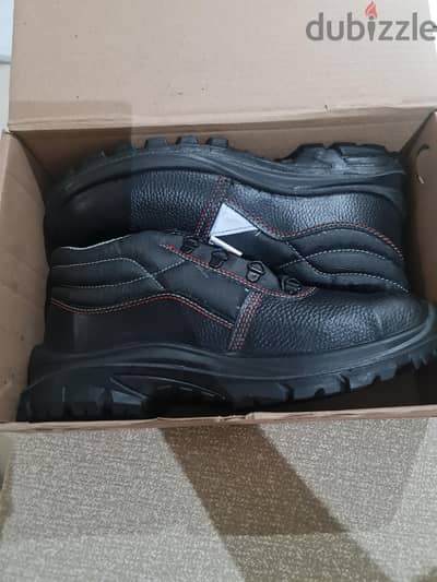 WAQ saftey shoes, for engineers