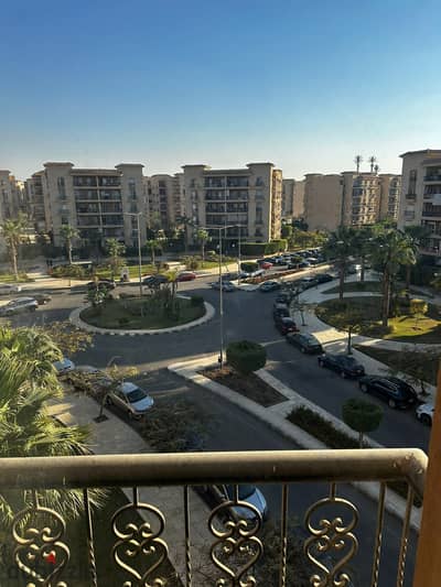 Apartment for sale 162 sqm special price steps to Eastern Market and East Court square near Gems School and Gates 22 and 23 in Phase 8 Al Rehab 2