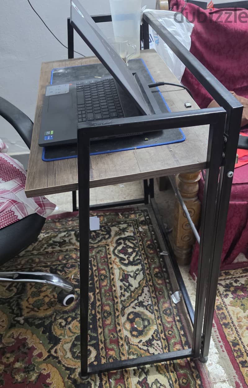Desk for labtop or studying 1