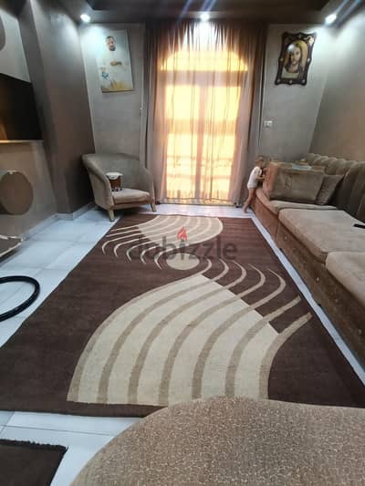 سجاد بني فيه بيج جديد