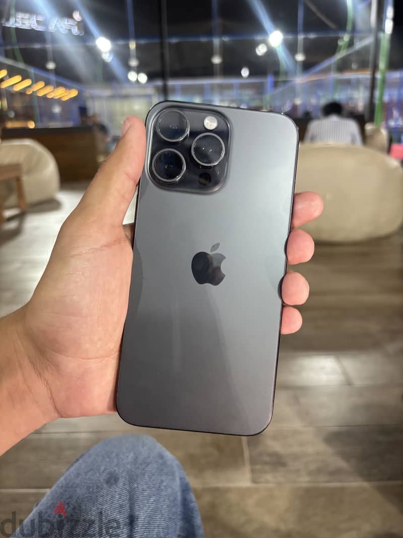 Apple - iPhone 15 Pro Max 3