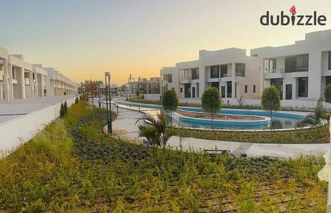 تاون هاوس في ليك ويست 3 بجوار كارما جايتس  في الشيخ زايد