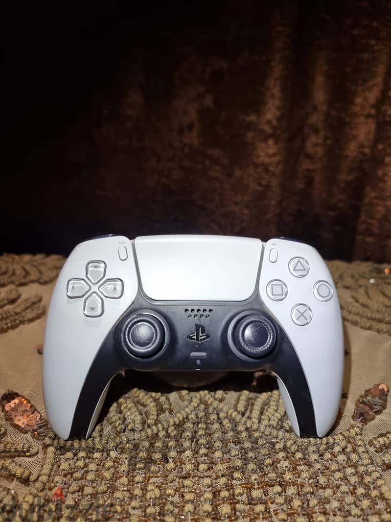 Ps5 Slim CD + 2 Controllers 4